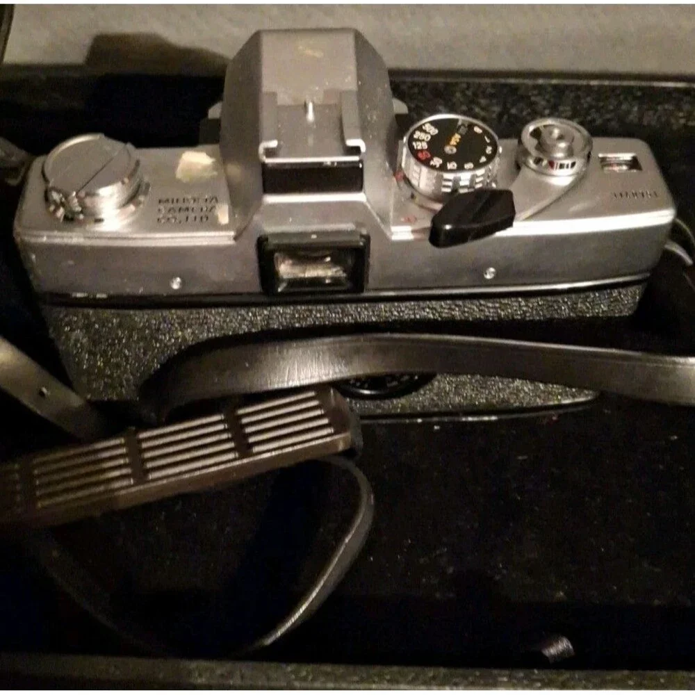Classic Minolta SRT 100 35mm SLR Film Camera With MD 50mm F2 Lens